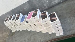 Львівський суд оштрафував водія на 2 мільйони гривень за спробу ввезення 99 iPhone 16 з приховуванням від митного контролю